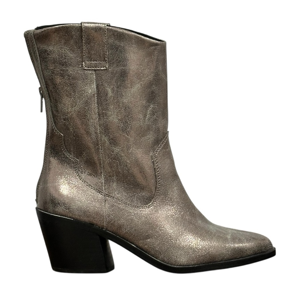 NEW DOLCE VITA Imana Pointed Toe Boot Pewter Silver Faux Leather Western Size 7